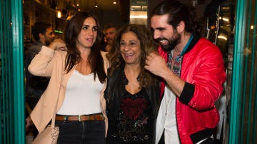 Lolita Flores con sus hijos Elena Furiase y Guillermo Furiase Lolita Flores con sus hijos Elena Furiase y Guillermo Furiase