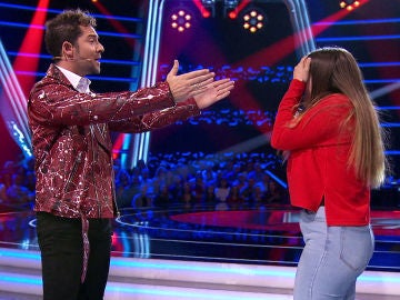 David Bisbal emociona a Giada Alessio cantándole el ‘Cumpleaños Feliz’ en ‘La Voz Kids’