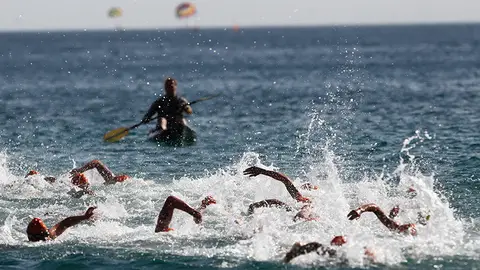 La prueba a nado del triatlón Triatlón