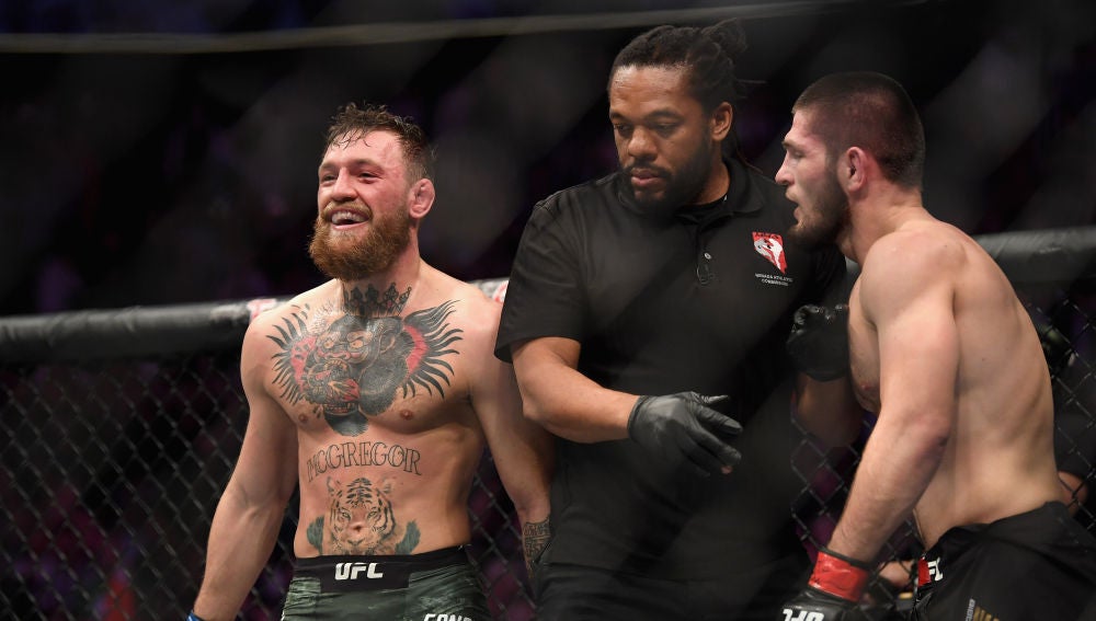 Khabib y McGregor durante su histórico combate en Las Vegas