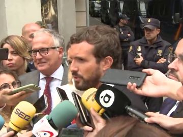 Casado exige a Sánchez que aplique la ley y no negocie con Torra