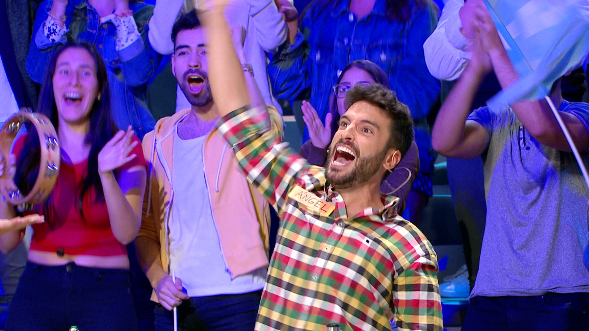 Una dif&iacute;cil decisi&oacute;n podr&iacute;a hacer perder o ganar mucho dinero a &Aacute;ngel en 'La ruleta de la suerte'