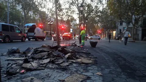 Operarios trabajan en la limpieza del centro de Barcelona Operarios trabajan en la limpieza del centro de Barcelona