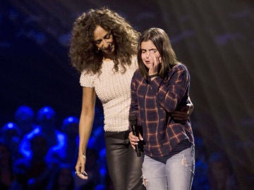 El momento en el que Marta Pérez se queda sin voz al ver girarse a Rosario Flores en las Audiciones a ciegas de ‘La Voz Kids’