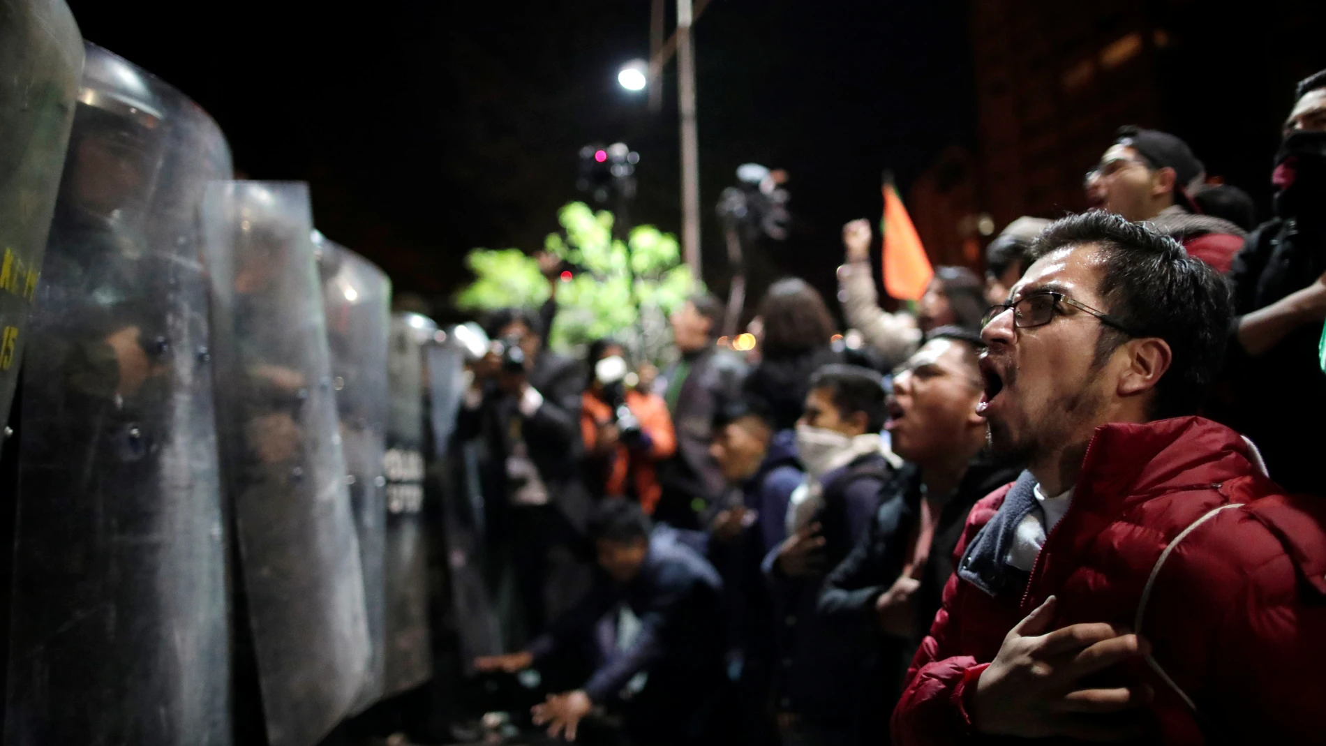 La violencia se extiende en Bolivia mientras se espera el resultado electoral La violencia se extiende en Bolivia mientras se espera el resultado electoral