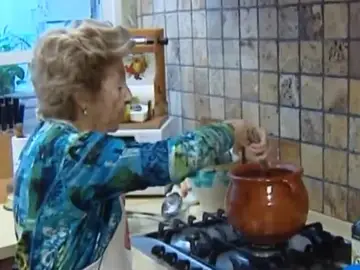 Refu, la abuela que triunfa con sus recetas en Internet Refu, la abuela que triunfa con sus recetas en Internet