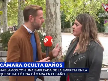 Cámara oculta en los baños Cámara oculta en los baños