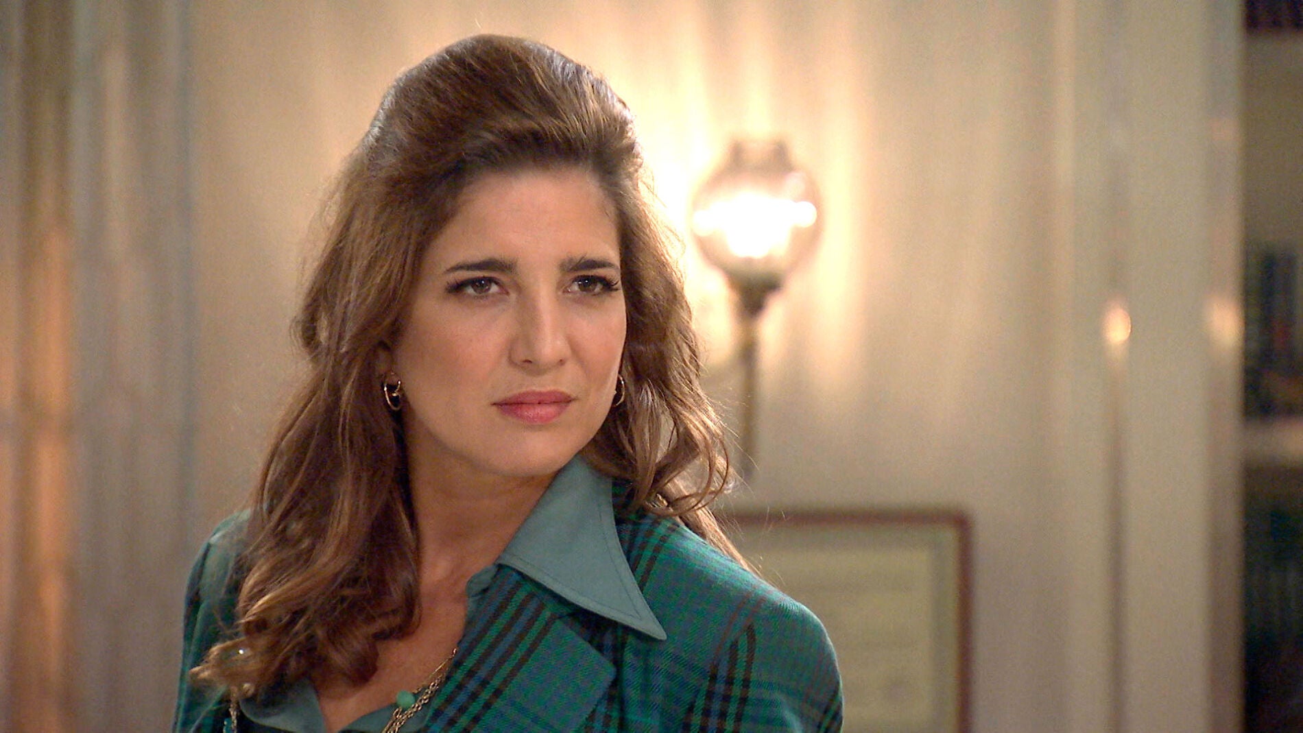 Irene trata de malmeter para reconquistar a Armando