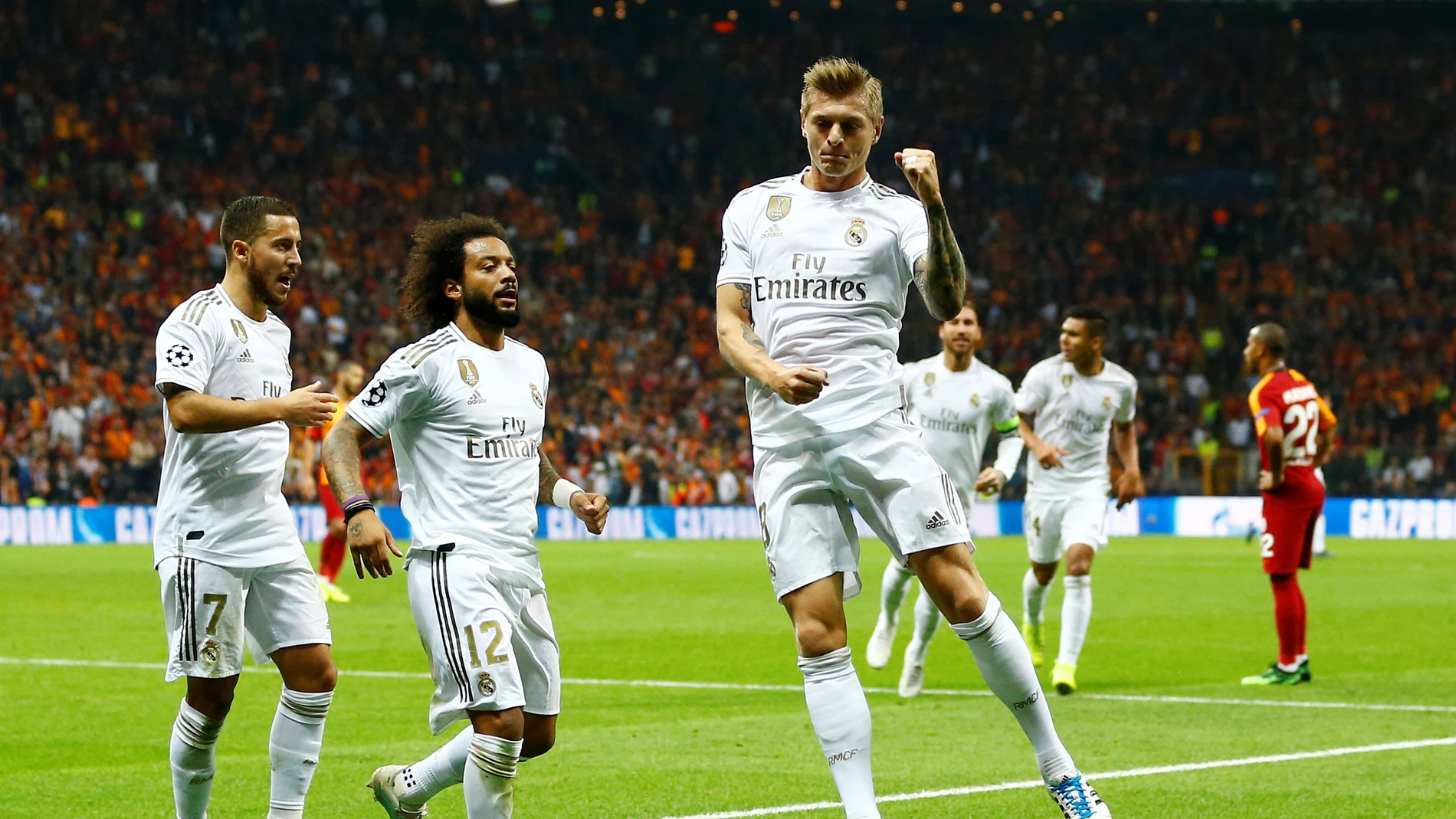 Toni Kroos celebra su gol al Galatasaray Toni Kroos celebra su gol al Galatasaray