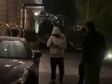 Neymar se queda tirado por su Ferrari en París Neymar se queda tirado por su Ferrari en París