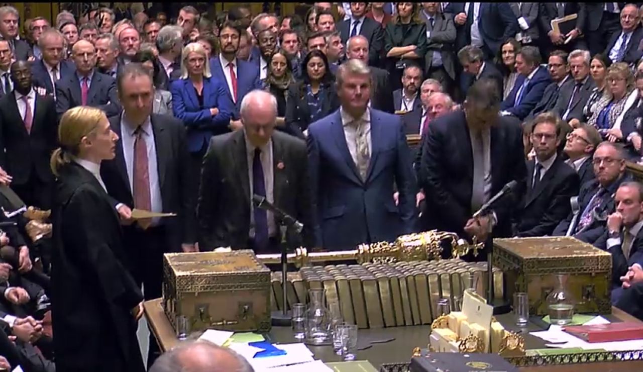 Boris Johnson no consigue que el Parlamento debata su acuerdo de 'brexit' en tres días Boris Johnson no consigue que el Parlamento debata su acuerdo de 'brexit' en tres días