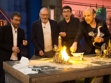 Jandro recrea en 'El Hormiguero 3.0' toda la saga de 'Juego de Tronos' en menos de cinco minutos Jandro recrea en 'El Hormiguero 3.0' toda la saga de 'Juego de Tronos' en menos de cinco minutos