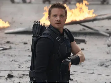 Jeremy Renner como Hawkeye (Ojo de Halcón) Jeremy Renner como Hawkeye (Ojo de Halcón)