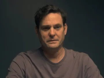 Henry Thomas en 'La maldición de Hill House' Henry Thomas en 'La maldición de Hill House'