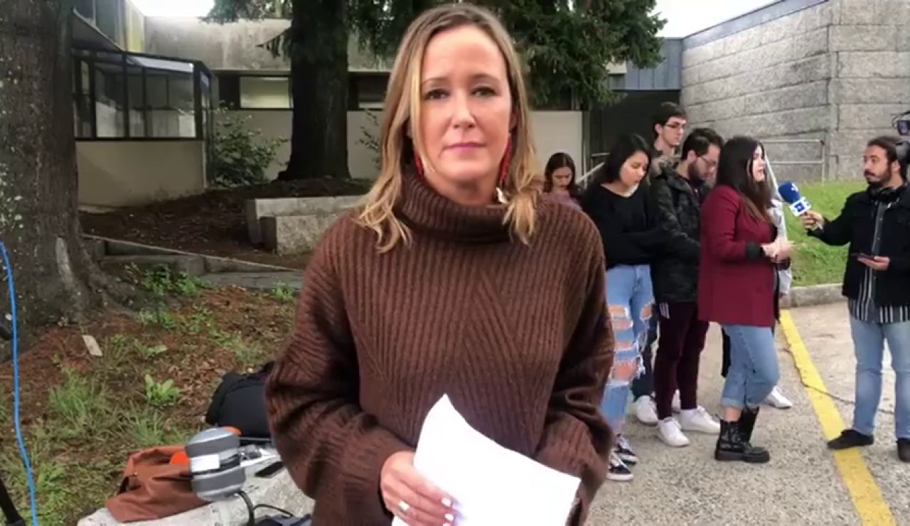Suspendido el profesor que defendió a la Manada por decir a una alumna que se le veía el pezón Suspendido el profesor que defendió a la Manada por decir a una alumna que se le veía el pezón