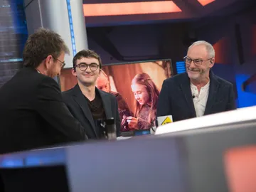 ¿Cómo fue el último día de rodaje de Juego de Tronos? ¡Los actores de la serie lo cuentan en 'El Hormiguero 3.0'! ¿Cómo fue el último día de rodaje de Juego de Tronos? ¡Los actores de la serie lo cuentan en 'El Hormiguero 3.0'!