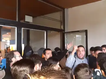 Piquetes a las puertas de la facultad de Derecho Piquetes a las puertas de la facultad de Derecho