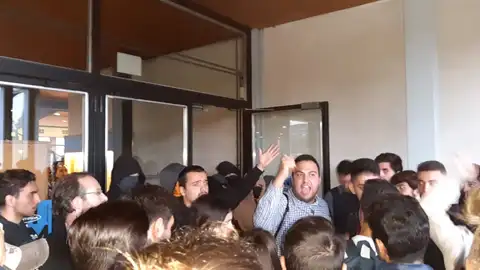 Piquetes a las puertas de la facultad de Derecho Piquetes a las puertas de la facultad de Derecho