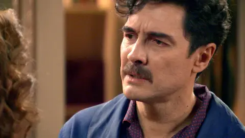 Armando, a Julia: “Mírame a los ojos y dime que no sientes nada por él” Armando, a Julia: “Mírame a los ojos y dime que no sientes nada por él”