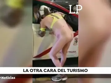 Un turista se pasea desnudo por la zona turística de Gran Canaria Un turista se pasea desnudo por la zona turística de Gran Canaria