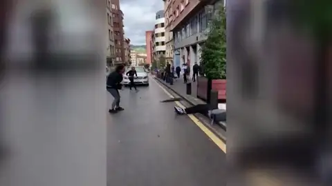 Muere un hombre en un tiroteo en Bilbao Muere un hombre en un tiroteo en Bilbao