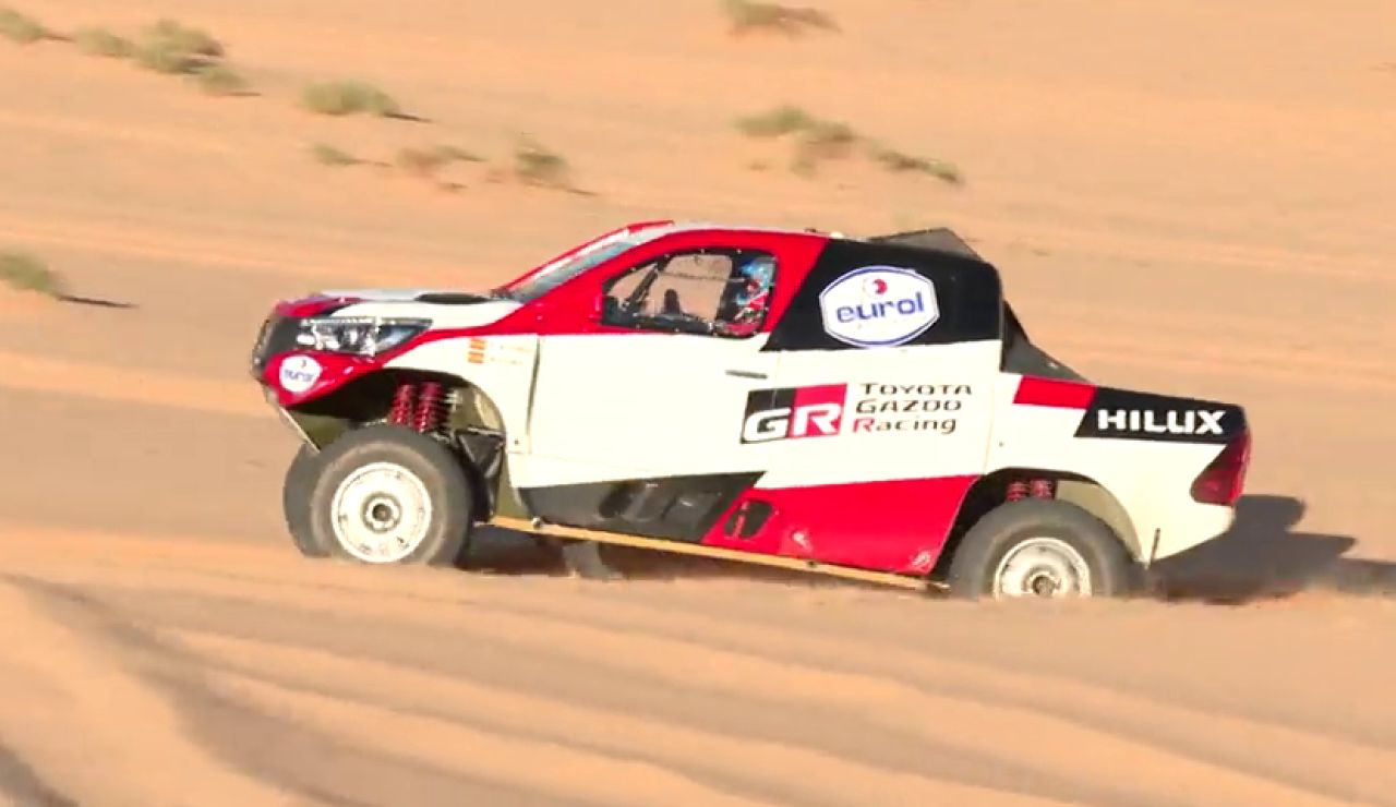 Las increíbles imágenes inéditas de Fernando Alonso en las dunas de Arabia Saudía antes del Dakar Las increíbles imágenes inéditas de Fernando Alonso en las dunas de Arabia Saudía antes del Dakar