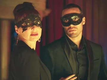 Macarena y Hugo reviven su última noche juntos de sexo y lujuria ante la aterrada mirada de Triana Macarena y Hugo reviven su última noche juntos de sexo y lujuria ante la aterrada mirada de Triana