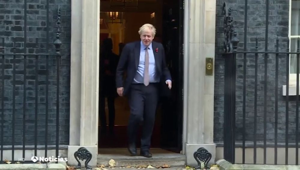 REEMPLAZO Arranca la campaña electoral en Reino Unido: Boris Johnson comunica a Isabel II la disolución del Parlamento