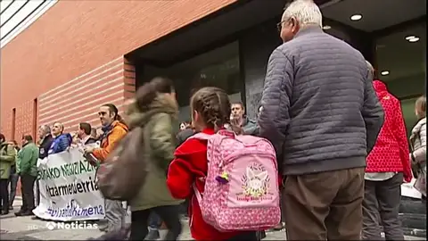 La huelga de los colegios concertados dejará a más de 100.000 alumnos sin clase el próximo mes La huelga de los colegios concertados dejará a más de 100.000 alumnos sin clase el próximo mes
