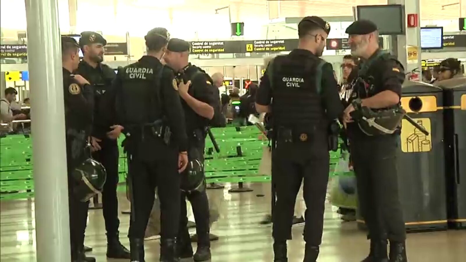 Quejas de policías y guardias civiles por las condiciones del despliegue en Cataluña