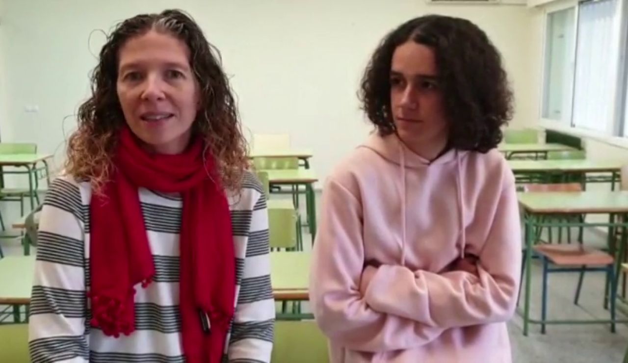 La profesora inspiradora y el alumno "juglar" que han revolucionado internet La profesora inspiradora y el alumno "juglar" que han revolucionado internet