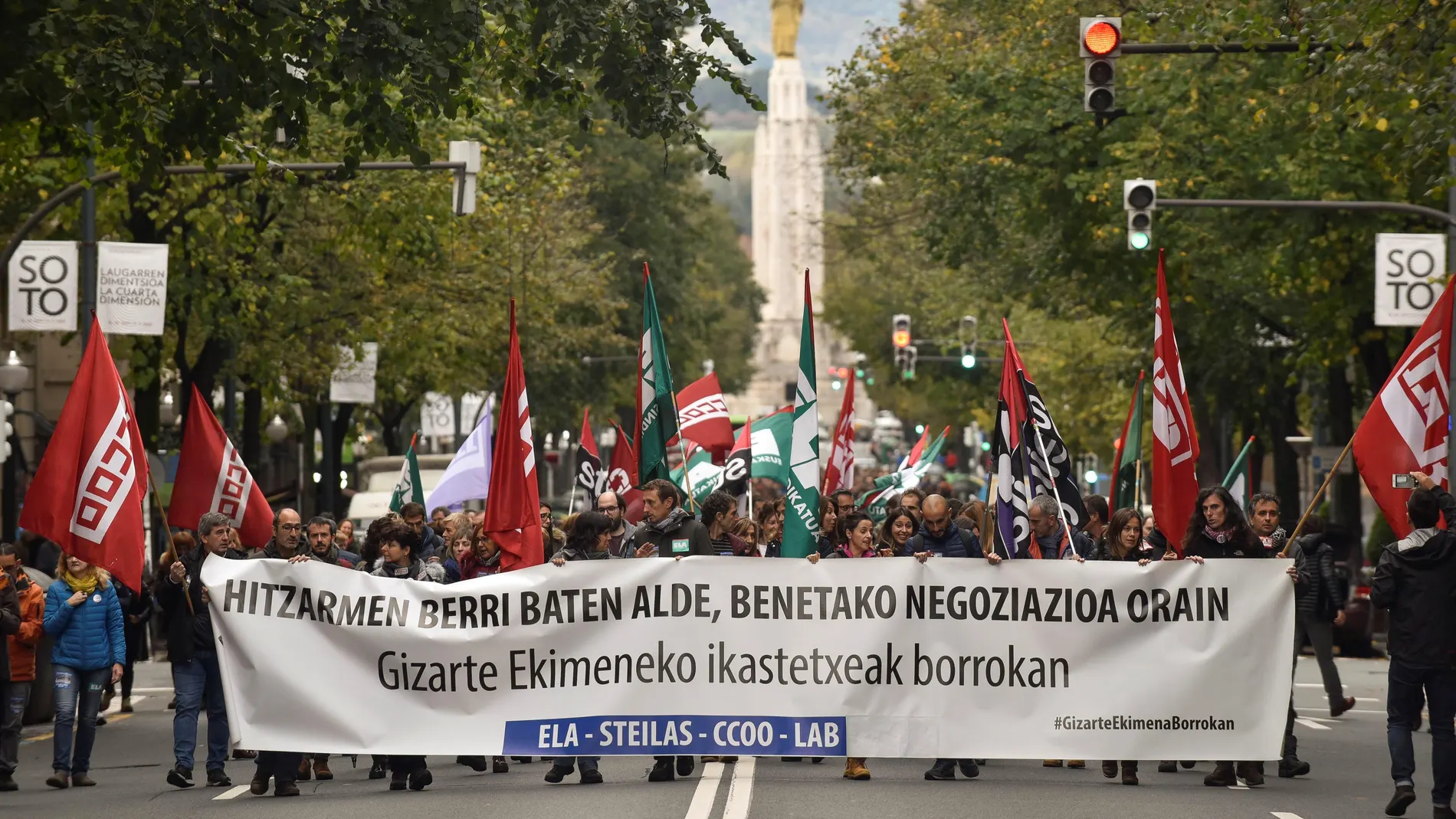 Trabajadores de la enseñanza concertada en huelga se manifiestan en Bilbao Trabajadores de la enseñanza concertada en huelga se manifiestan en Bilbao