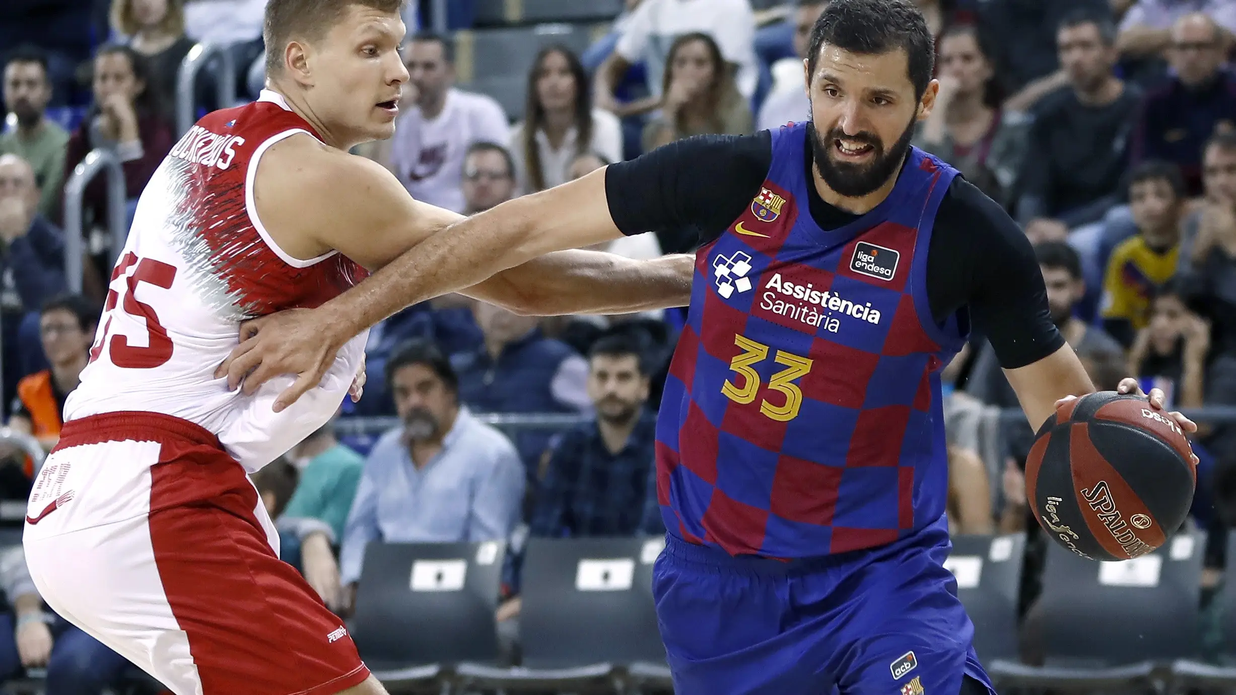 Mirotic, en un partido con el Barcelona