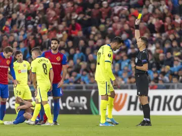 Los jugadores del Getafe, cabizbajos durante el partido Los jugadores del Getafe, cabizbajos durante el partido