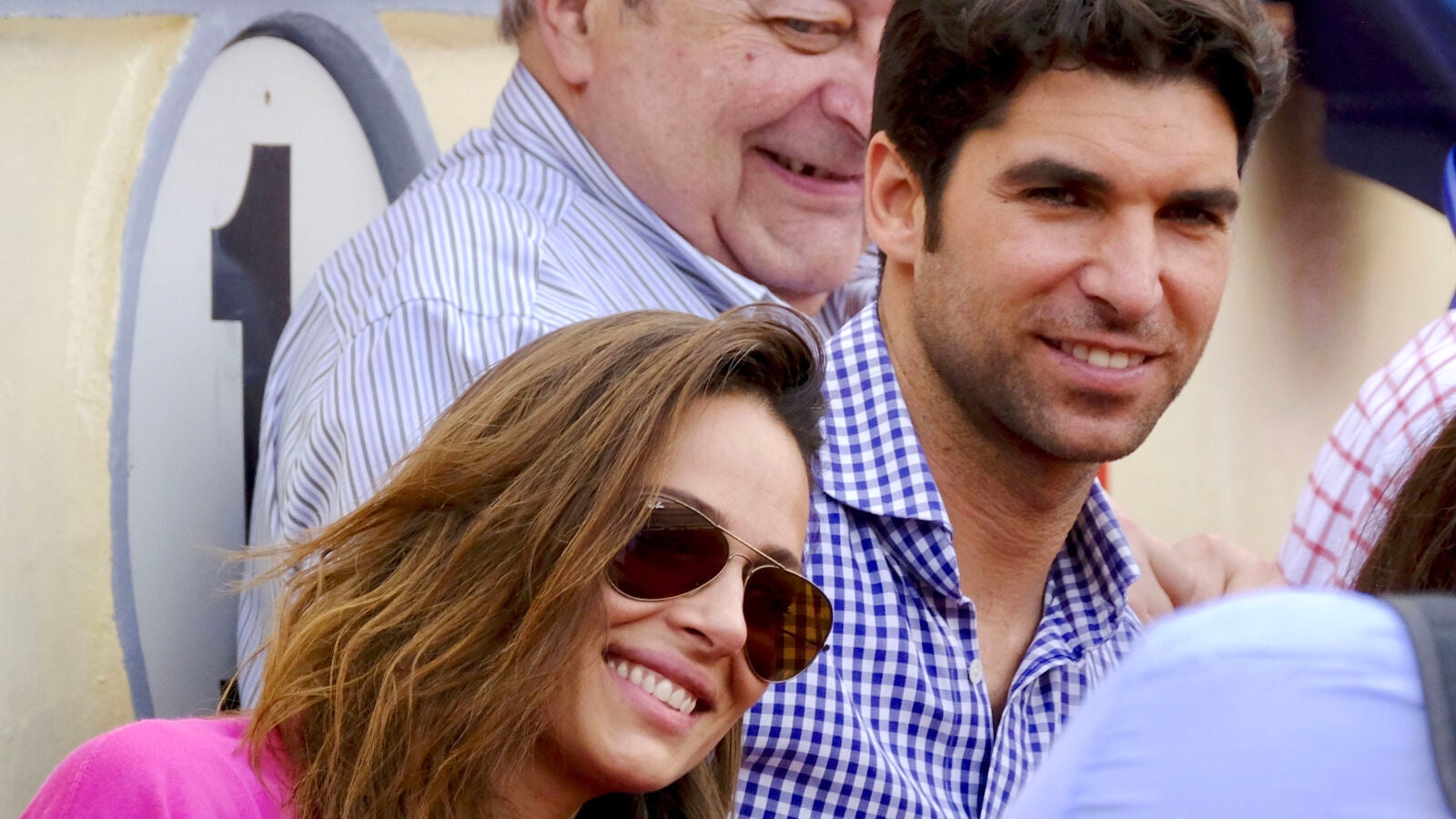 La alegría que han recibido Eva González y Cayetano Rivera tras el robo de su coche 