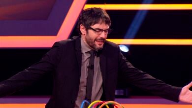 Un trikini rosa en un concursante de ‘¡Boom!’, la imagen que Juanra Bonet intenta olvidar 