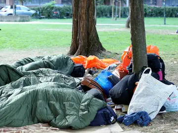 Un sintecho durmiendo en la calle Un sintecho durmiendo en la calle