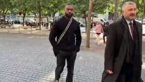 El primo de Abidal asegura estar "tranquilo" y que donó el hígado de forma altruista El primo de Abidal asegura estar "tranquilo" y que donó el hígado de forma altruista