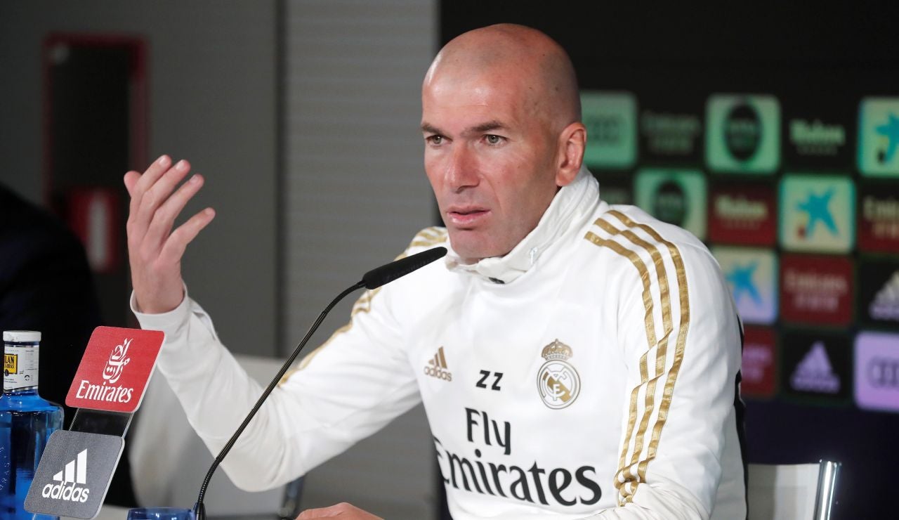 Zidane habla ante los medios en rueda de prensa Zidane habla ante los medios en rueda de prensa