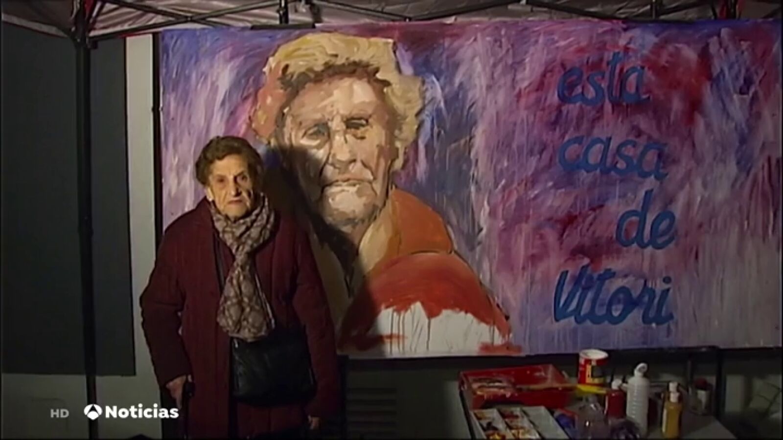 El emotivo agradecimiento de una mujer de 94 años a quienes echaron a unos okupas de su casa