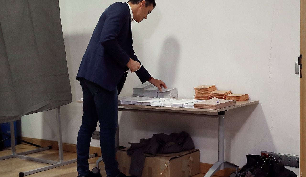 Pedro Sánchez votando Pedro Sánchez votando