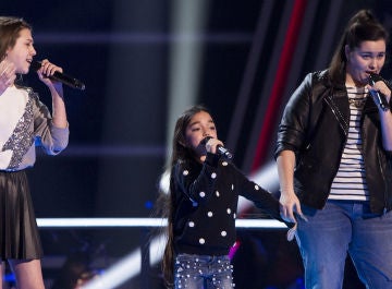 El duende flamenco de tres talents conquista el plató con 'Mientes' en las Batallas de 'La Voz Kids'