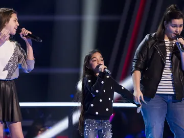 El duende flamenco de tres talents conquista el plató con 'Mientes' en las Batallas de 'La Voz Kids' El duende flamenco de tres talents conquista el plató con 'Mientes' en las Batallas de 'La Voz Kids'