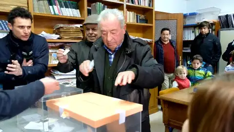 Villarroya, el pueblo más rápido en votar Villarroya