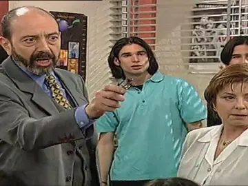 La escena viral de 'Compañeros' que enseña una importante lección sobre el fascismo La escena viral de 'Compañeros' que enseña una importante lección sobre el fascismo