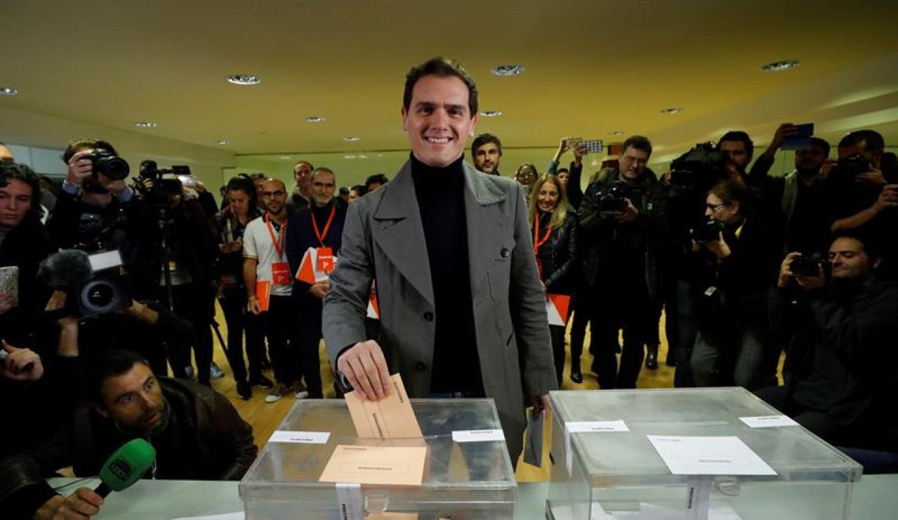 Vota el líder de Ciudadanos, Albert Rivera. Vota el líder de Ciudadanos, Albert Rivera.