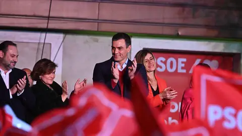 El líder del PSOE, Pedro Sánchez, celebrando los resultados del 10N El líder del PSOE, Pedro Sánchez, celebrando los resultados del 10N