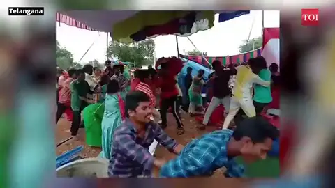 Una boda acaba a 'sillazos' en la India por la música Una boda acaba a 'sillazos' en la India por la música