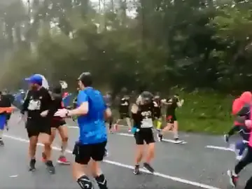 Participantes durante la Behobia de San Sebastián de otro año Participantes durante la Behobia de San Sebastián de otro año