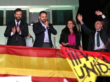 Espinosa de los Monteros, Abascal y Monasterio celebran los resultados del 10N